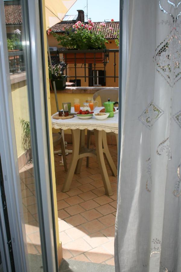 Alloggio Incantevole Sui Tetti Di Bolonha Exterior foto